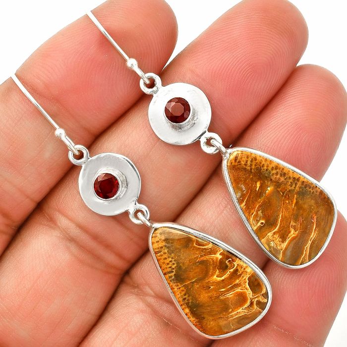 Palm Root Fossil Agate and Garnet Earrings SDE83901 E-1081, 14x21 mm
