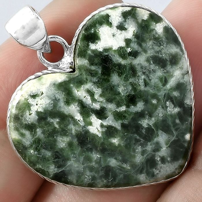 Valentine Gift Heart Natural Dioptase Pendant SDP101164 P-1043, 25x27 mm
