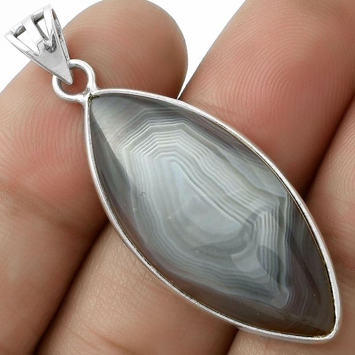 Natural Banded Onyx Pendant SDP119321 P-1001, 16x34 mm