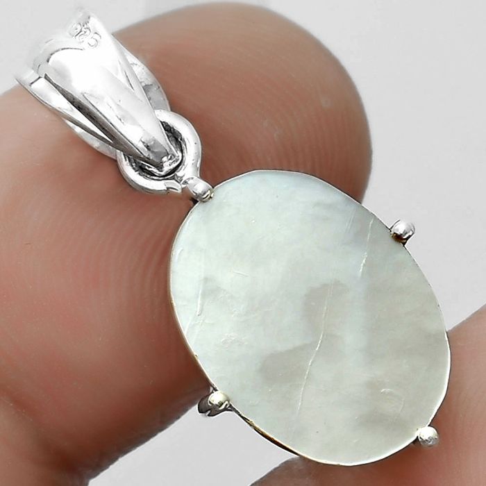 Natural Mother Of Pearl Pendant SDP123296 P-1013, 12x16 mm