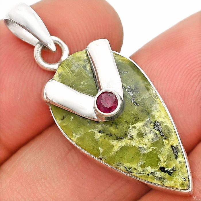 Serpentine and Ruby Pendant SDP150844 P-1735, 13x24 mm