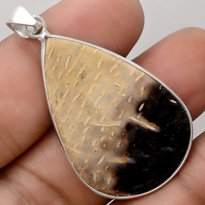 Natural Root Plume Agate Pendant SDP91312 P-1001, 26x39 mm