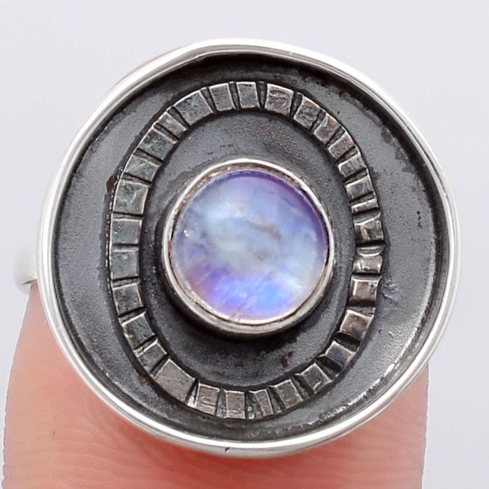 Natural Rainbow Moonstone Ring size-8 SDR116853 R-1080, 7x7 mm