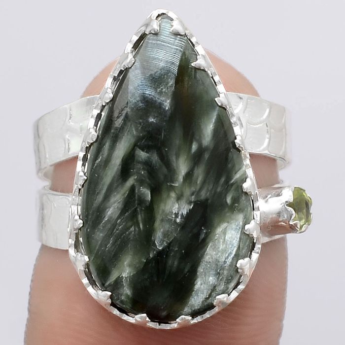 Russian Seraphinite and Peridot Ring size-7.5 SDR127568 R-1568, 13x22 mm
