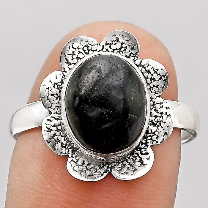 Natural Nuummite Ring size-9.5 SDR130779 R-1241, 9x11 mm