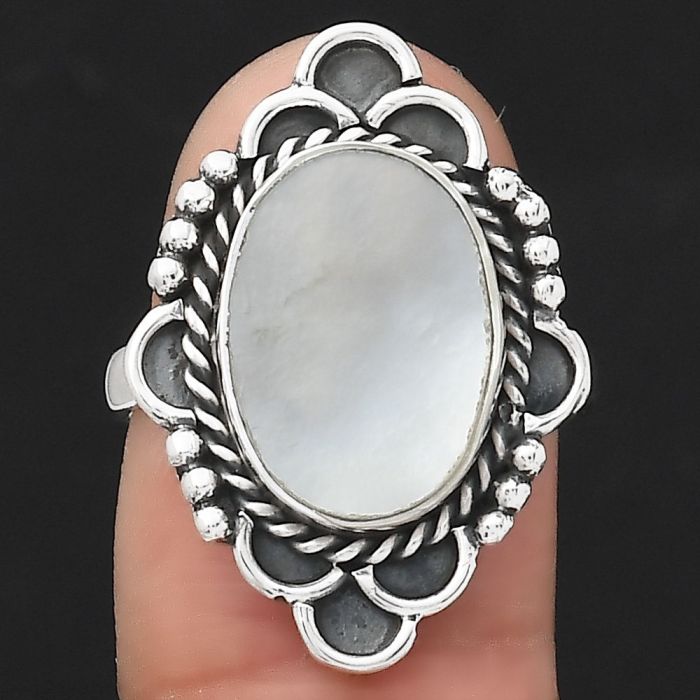 Natural Mother Of Pearl Ring size-7 SDR131636 R-1229, 10x14 mm