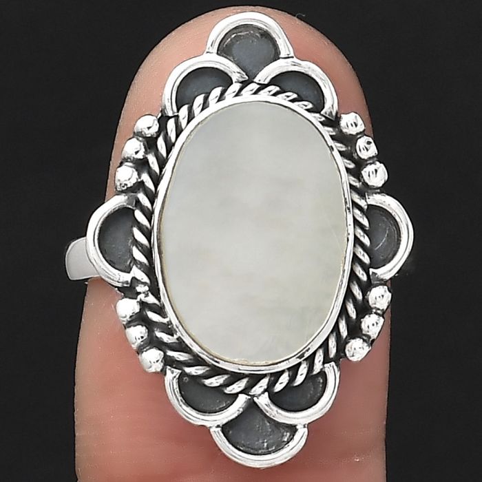 Natural Mother Of Pearl Ring size-7 SDR131682 R-1229, 10x14 mm
