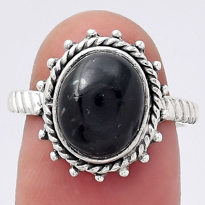Natural Nuummite Ring size-7 SDR133668 R-1332, 9x11 mm