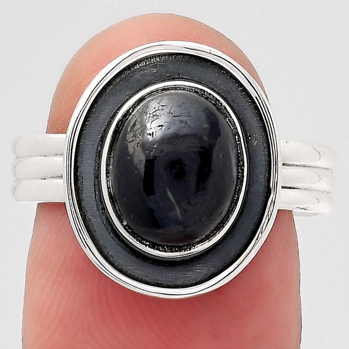 Natural Nuummite Ring size-8 SDR138865 R-1468, 8x10 mm