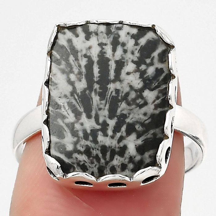 Natural Stingray Coral Ring size-7.5 SDR141765 R-1428, 12x17 mm