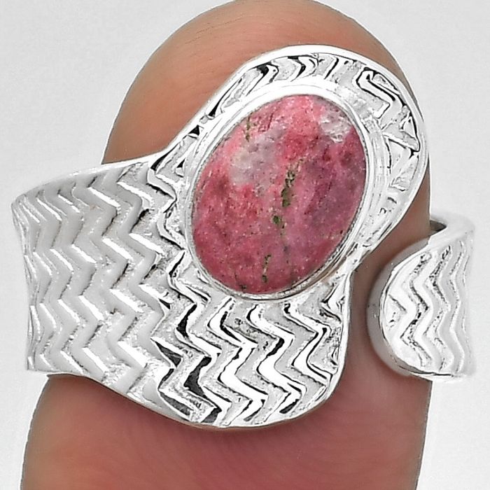 Adjustable - Pink Thulite - Norway Ring size-7 SDR152416 R-1381, 7x9 mm