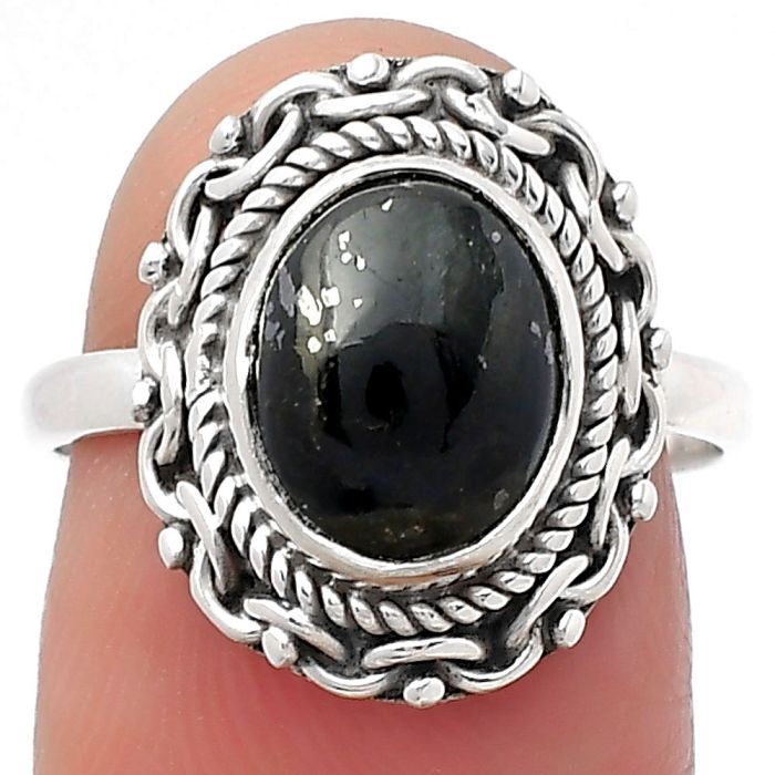 Natural Nuummite Ring size-7 SDR158177 R-1667, 8x10 mm