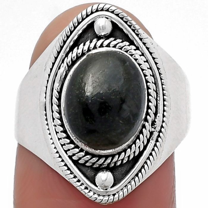 Natural Nuummite Ring size-7.5 SDR158819 R-1258, 8x10 mm