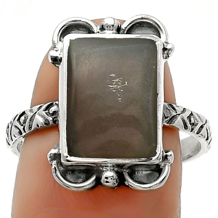 Natural Gray Moonstone Ring size-8.5 SDR163613 R-1103, 9x13 mm