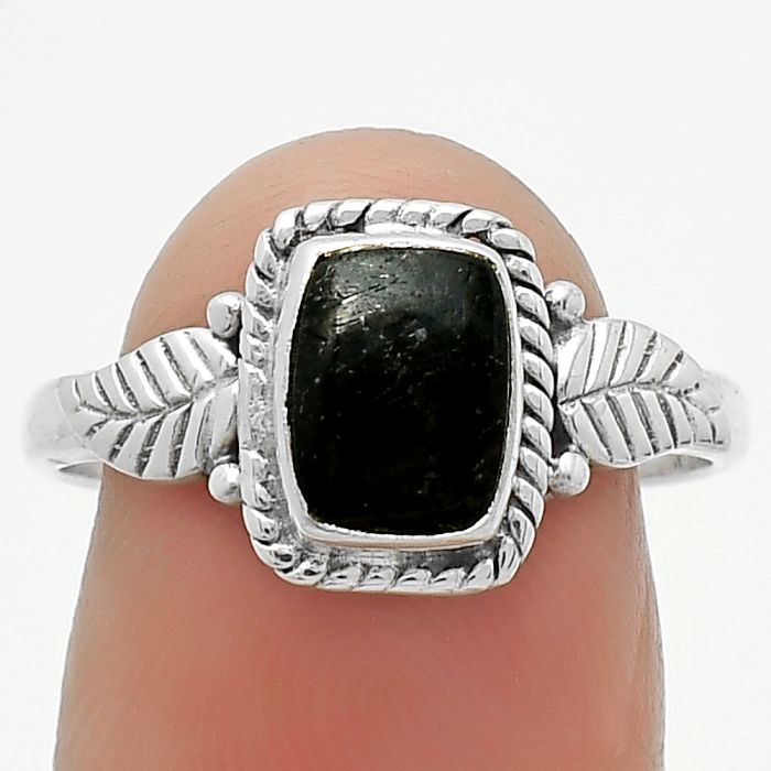 Natural Nuummite Ring size-8 SDR164387 R-1403, 6x8 mm