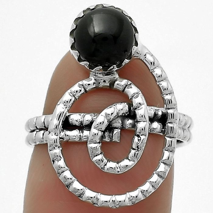 Spiral - Natural Black Onyx - Brazil Ring size-6.5 SDR172581 R-1456, 7x7 mm