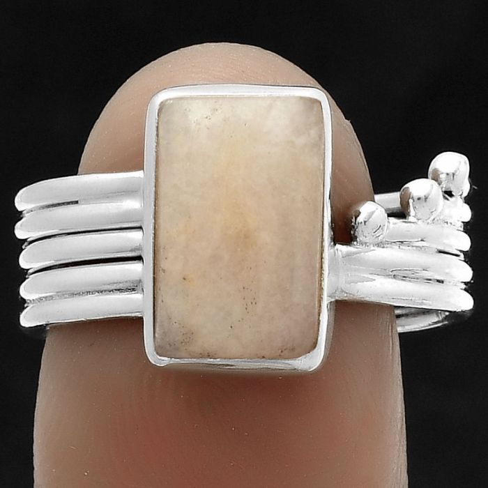 Natural Pink Scolecite Ring size-8.5 SDR175585 R-1492, 8x12 mm