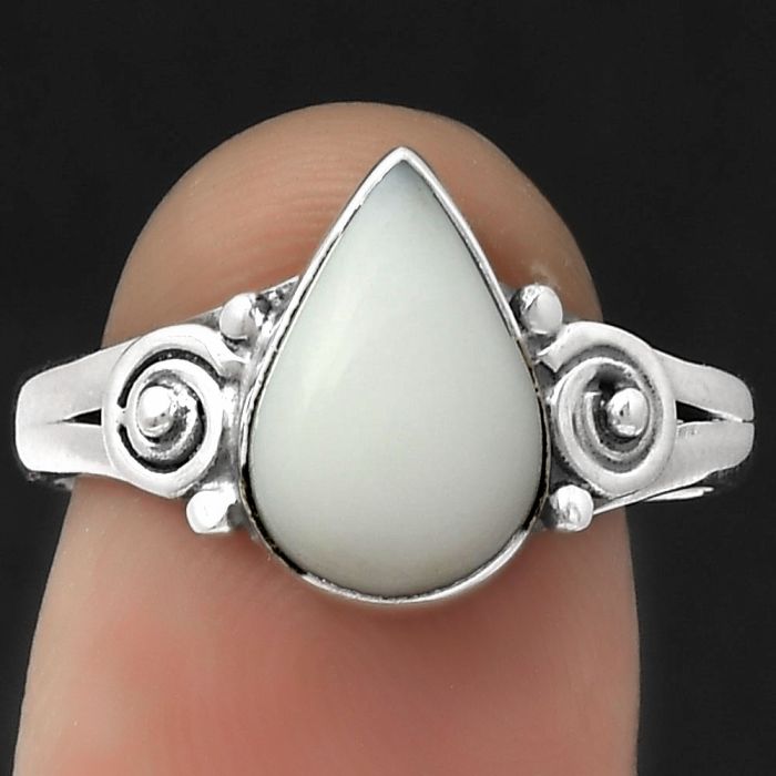 Natural White Opal Ring size-8.5 SDR178910 R-1315, 8x12 mm
