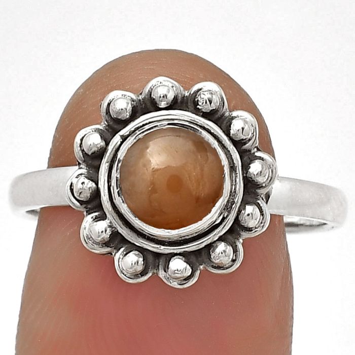Natural Peach Moonstone Ring size-8.5 SDR180589 R-1124, 6x6 mm
