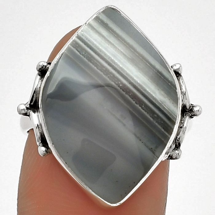 Natural Banded Onyx Ring size-8 SDR182758 R-1198, 15x22 mm