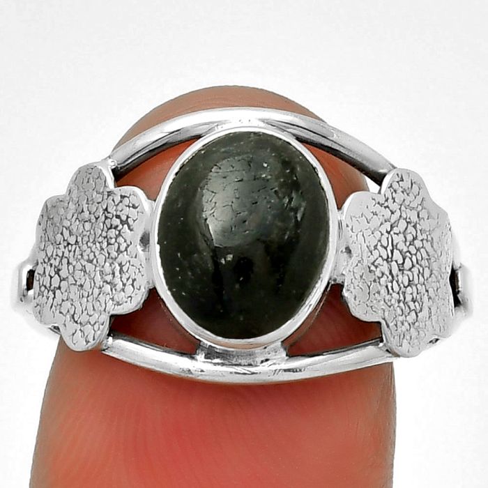 Natural Nuummite Ring size-9 SDR192516 R-1497, 8x10 mm