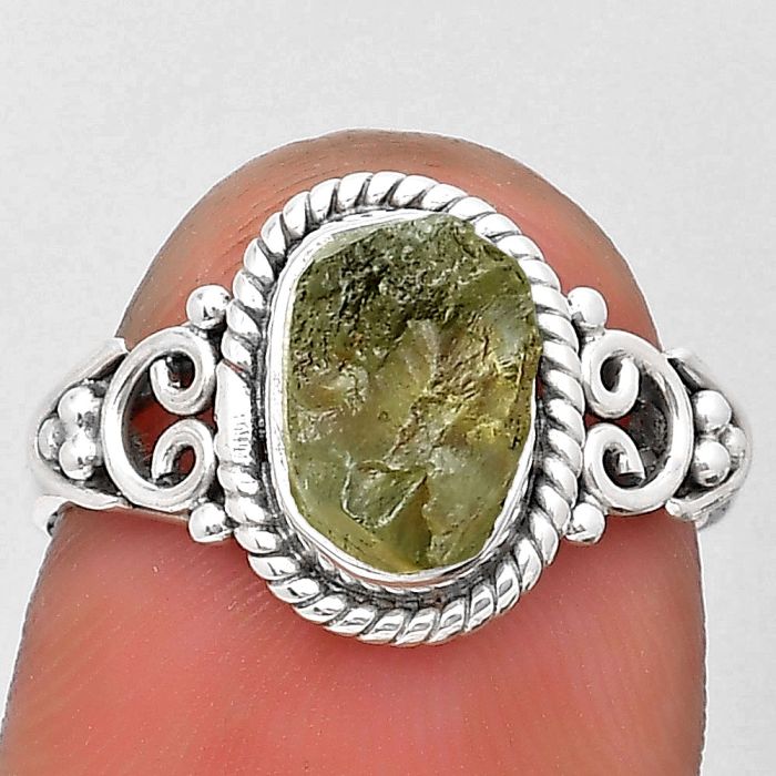 Natural Green Kyanite Rough - India Ring size-7 SDR194346 R-1283, 6x9 mm
