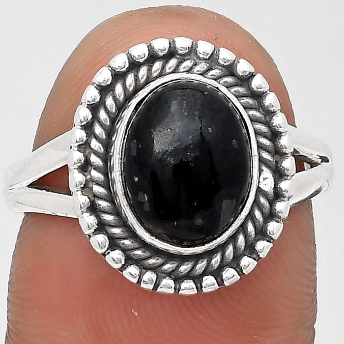 Natural Nuummite Ring size-7.5 SDR196706 R-1447, 8x10 mm