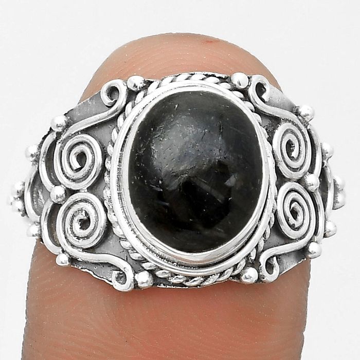 Natural Nuummite Ring size-8.5 SDR201716 R-1282, 9x11 mm