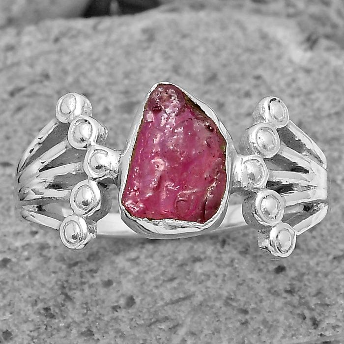 Natural Ruby Rough Ring size-8 SDR202660 R-1249, 6x9 mm