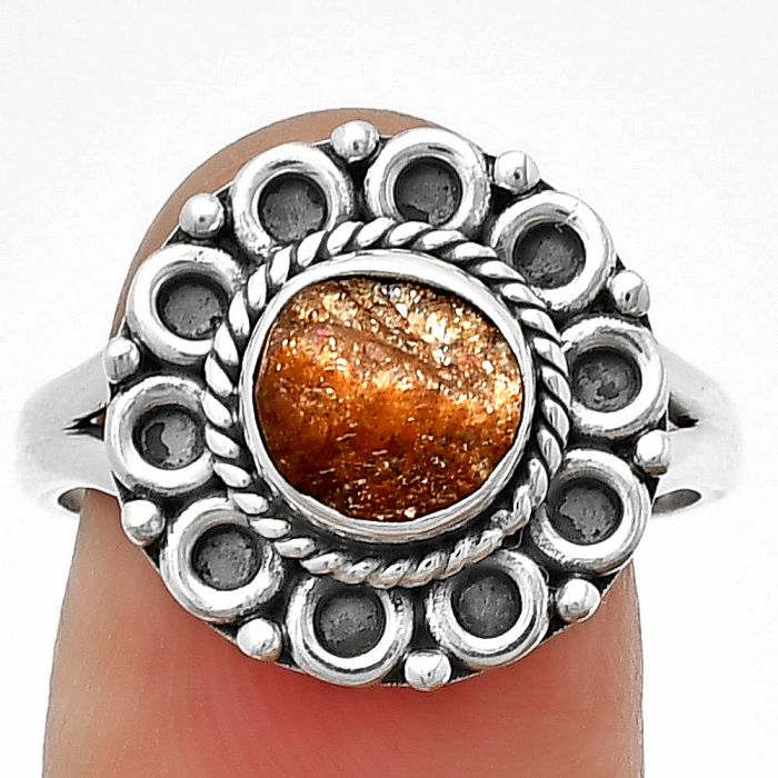 Natural Sunstone Rough Ring size-8.5 SDR204512 R-1256, 7x7 mm