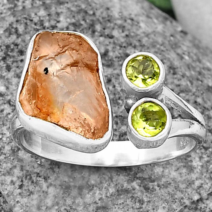 Adjustable - Rose Quartz Rough and Peridot Ring size-9 SDR206933 R-1243, 10x13 mm