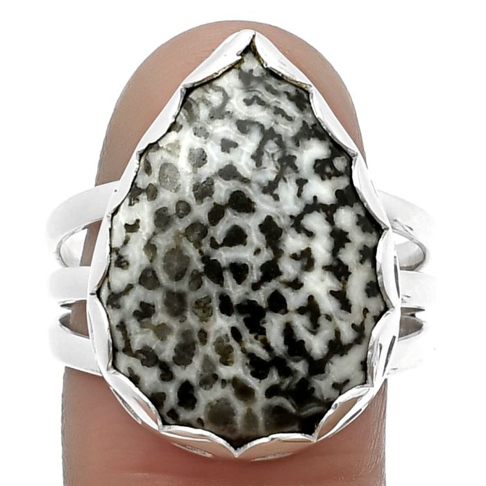 Stingray Coral Ring size-9.5 SDR207781 R-1428, 15x21 mm