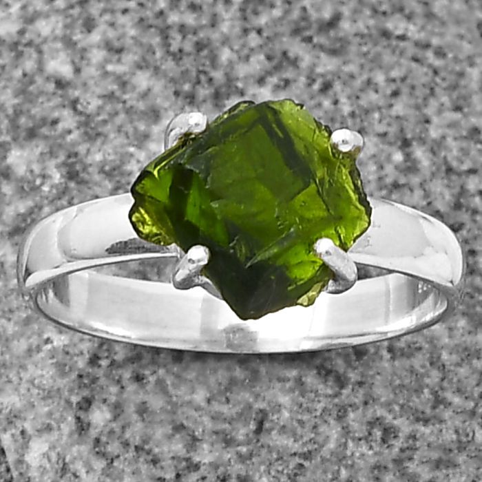 Chrome Diopside Rough Ring size-8 SDR209313 R-1052, 10x11 mm