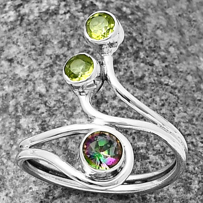 Mystic Topaz and Peridot Ring Size-8.5 SDR210159 R-1390, 5x5 mm
