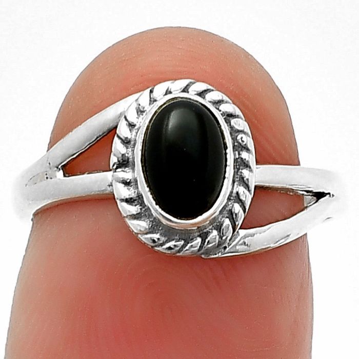 Black Onyx Ring Size-8 SDR210186, 7x5 mm