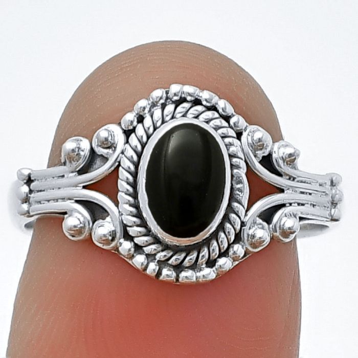 Black Onyx Ring Size-8 SDR210446, 7x5 mm