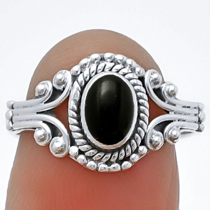 Black Onyx Ring Size-7.5 SDR210447, 7x5 mm