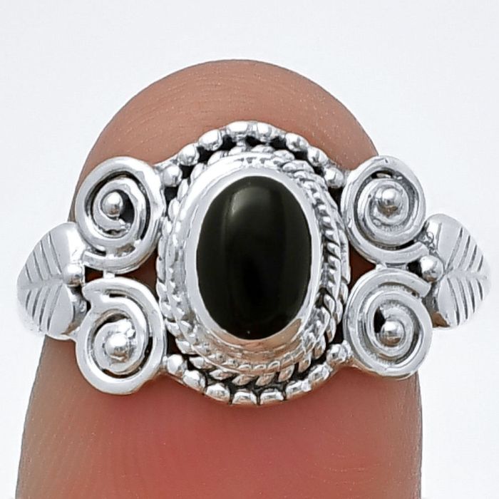 Black Onyx Ring Size-8 SDR210485, 7x5 mm