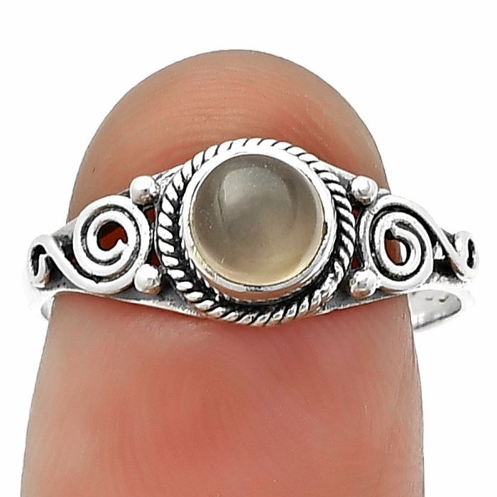 Gray Moonstone Ring Size-8 SDR211090 R-1238, 6x6 mm