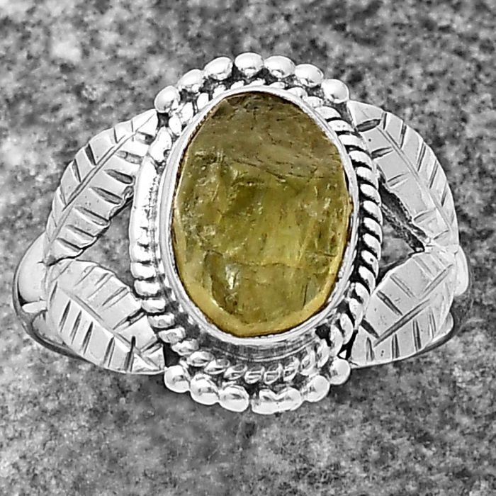 Green Kyanite Rough Ring Size-7 SDR213667 R-1387, 7x10 mm