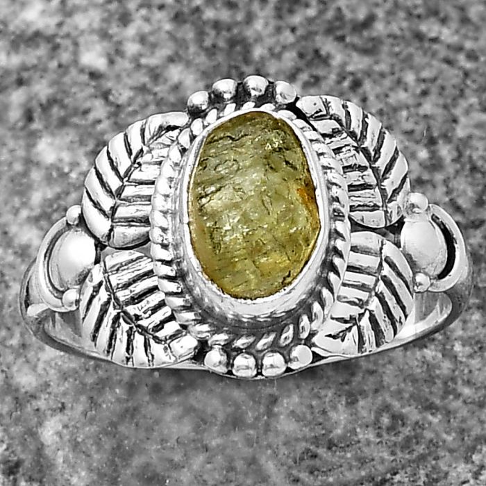 Green Kyanite Rough Ring Size-8.5 SDR213692 R-1387, 6x8 mm