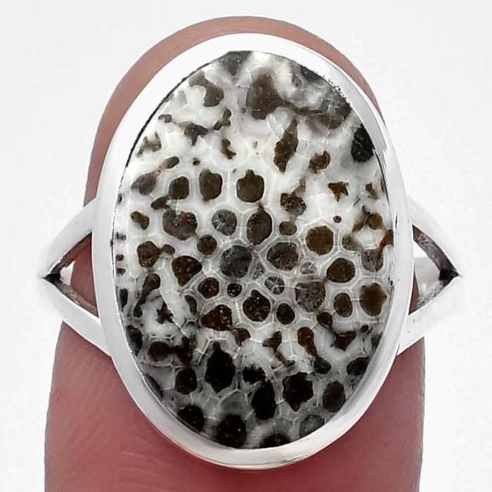 Stingray Coral Ring size-8 SDR216586 R-1002, 12x18 mm