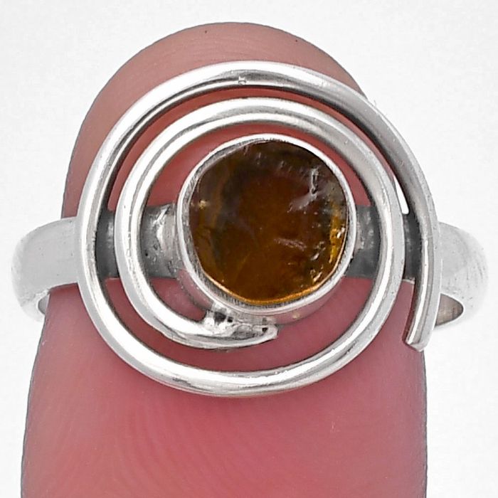 Spiral - Rare Kornerupine Rough Ring size-8.5 SDR219480 R-1485, 7x7 mm