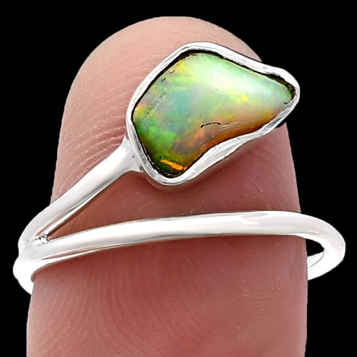 Ethiopian Opal Rough Ring size-8 SDR220868 R-1179, 6x10 mm