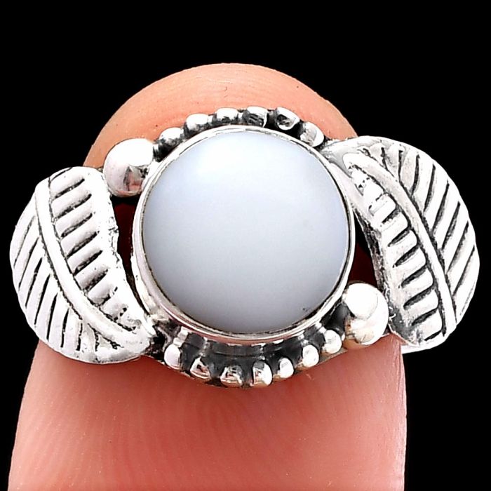 White Opal Ring size-7.5 SDR222227 R-1272, 9x9 mm