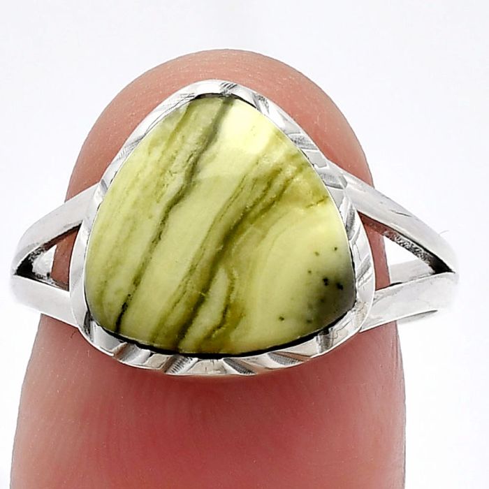 Natural Serpentine Ring size-8 SDR230708 R-1074, 11x11 mm