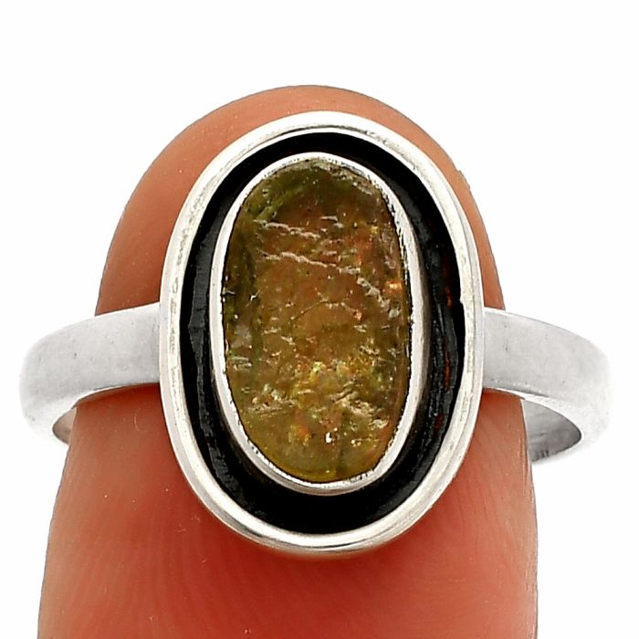 Green Kyanite Rough Ring size-8.5 SDR232375 R-1468, 7x11 mm