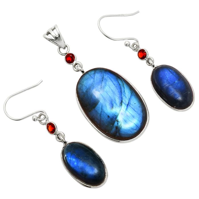 Blue Fire Labradorite and Garnet Pendant Earrings Set SDT03347 T-1010, 18x27 mm