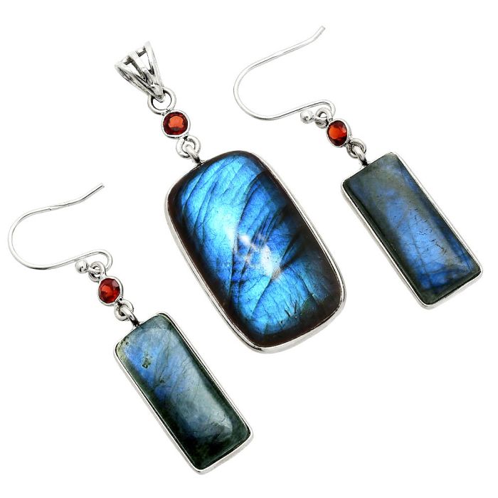 Blue Fire Labradorite and Garnet Pendant Earrings Set SDT03354 T-1010, 16x28 mm